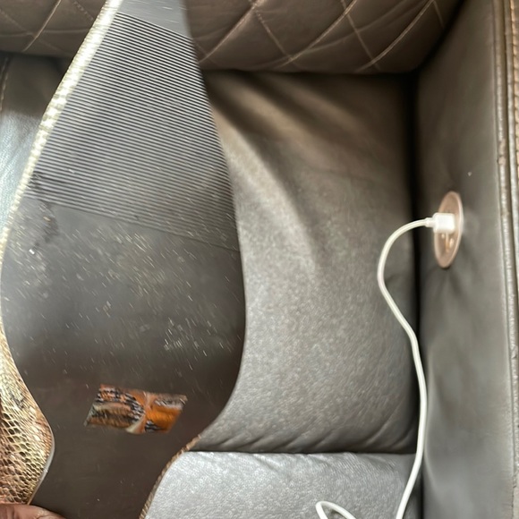 Faux green crocodile heel. Size 9. 4 inch heel. - Picture 4 of 4